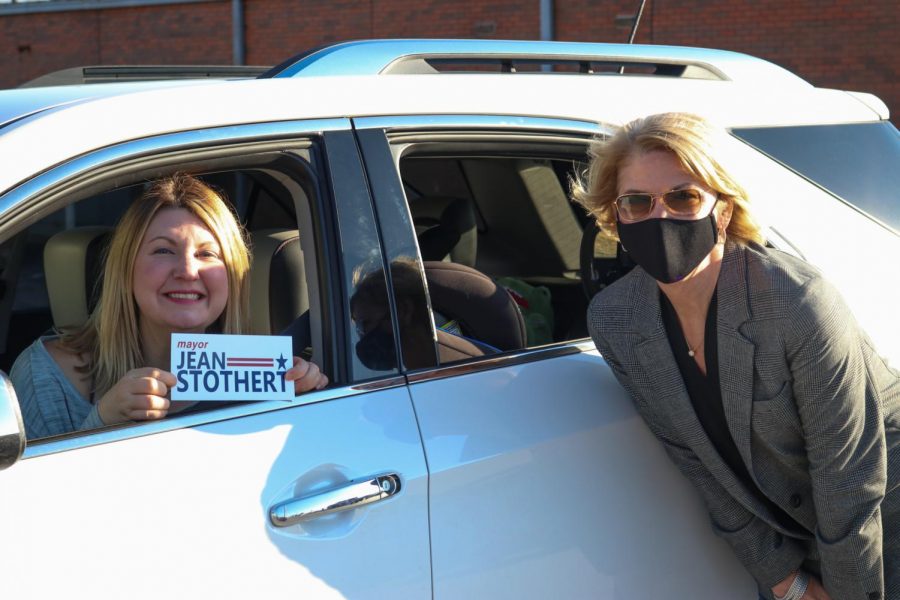 Photo+taken+of+Mayor+Stothert+with+supporter+at+campaign+event.+