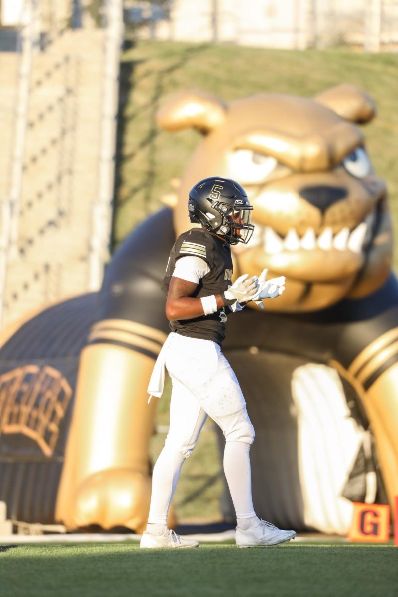 Junior Kj Lloyd ready for the first play against Creighton Prep.